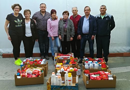 A Masterclass solidaria de zumba recada para Cáritas Ordes máis de 200 quilos de alimentos e 500 euros